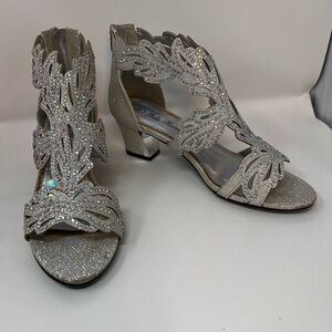 Bella Hanna Silver Rhinestones Sandals shoes size 7 Bling Fancy
